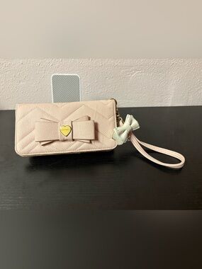 Betsey Johnson Pink Quilted Bow Wristlet Wallet Heart Zip Clutch